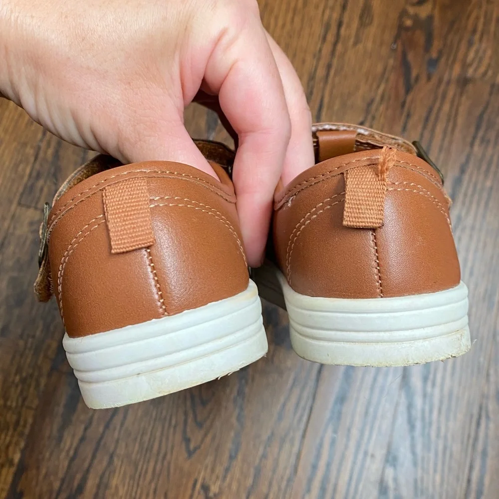 OshKosh B'gosh- Kids' Brown Faux Leather Mary Jane Shoes toddler girl USED